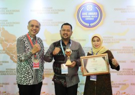 Kabupaten Gresik Raih Penghargaan Pemda Berstatus UHC