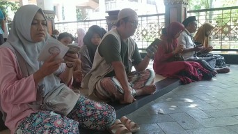 Makam Gus Dur Tetap Dibuka untuk Umum Selama Ramadan, Peziarah Terus Meningkat