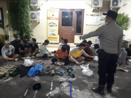 Belasan Remaja di Surabaya Perang Sarung Diamankan, Pelaku Dihukum Ikut Pesantren KIlat