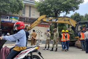 17 Bangunan Liar di Ponorogo Dibongkar