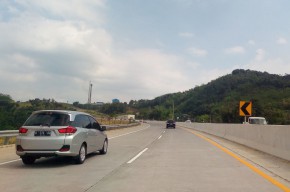 Pembangunan Jalan Tol Malang-Kepanjen Buram