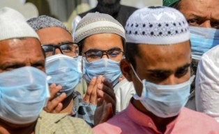 MUI Tegaskan Salat Pakai Masker dalam Kondisi Normal Hukumnya Makruh