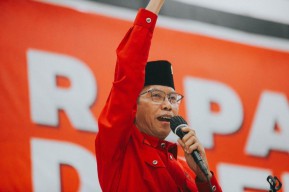 Kader PDI Perjuangan Surabaya Perkuat Kerja Kerakyatan