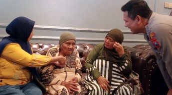 Pertemuan Mengharukan Ibu dan Anak yang Terpisah 37 Tahun
