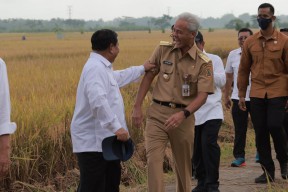 Dua Capres Ini Tampil Akrab Dampingi Jokowi, Duet 2024?