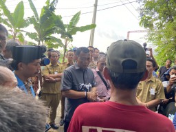 Buntut Blokade Jalan, Bupati Sugiri Datangi TPA Mrican