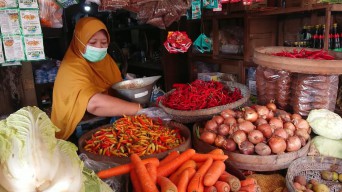 Jelang Ramadan, Harga Daging Ayam dan Sayur di Tulungagung Naik Signifikan