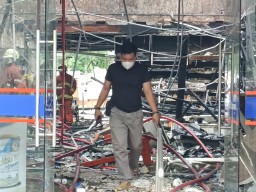 Aksi Heroik Sopir di Balik Kebakaran Apotek Kimia Farma Jalan Diponegoro Surabaya