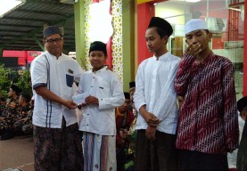 JIIPE Salurkan Bantuan untuk Warga Gresik di Sekitar Industri