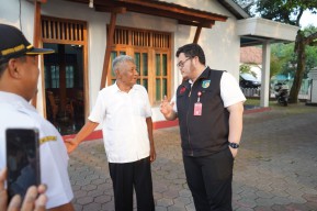 Datangi Kades Gabru, Mas Dhito Selesaikan Persoalan Penutupan Akses Warga