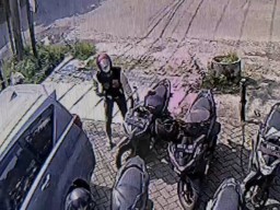 Motor Pegawai Kantor Media Digasak Maling, Ciri-ciri Pelaku Terekam CCTV