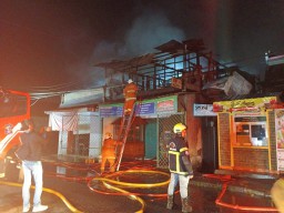 Depot Nasi di Surabaya Hangus Terbakar, Diawali Suara Ledakan