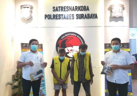 Duh... Kakek di Surabaya Terlibat Peredaran Narkoba, Kini Ditangkap Bareng Temannya