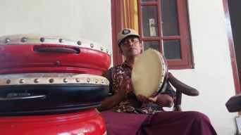 Rebana Buatan Perajin Kedungliwung Banyuwangi Laris Manis saat Ramadan
