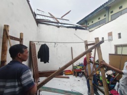 Puting Beliung Terjang Kota Batu, Rumah Warga dan Sekolah Rusak