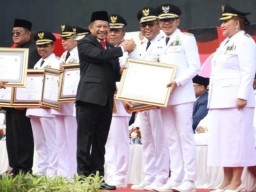 SIER Apresiasi Surabaya dan Sidoarjo Raih Penghargaan Kinerja Terbaik LPPD Kemendagri