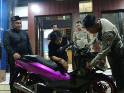 Terungkap! Tewasnya Pria di Depan Mapolda Jatim Akibat Ugal-ugalan Demi Konten