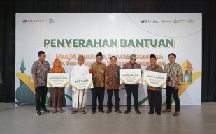 PT Petrokimia Gresik Beri Bantuan Operasional Puluhan Masjid, Musala, Ponpes dan Panti Asuhan