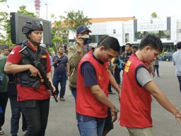 Komplotan Bandit di Surabaya Diringkus: Pakai Sajam, Begal dan Curi Motor 11 Kali