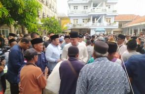 450 Paket Sembako dari AHY untuk Tukang Becak di Bangkalan