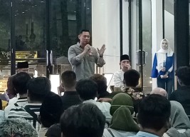 AHY Diskusi Bareng Milenial Gresik dan Ziarah Ke Sunan Giri