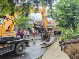 Rapat Tak Lazim di Sumenep hingga Mayat Wanita Mengambang
