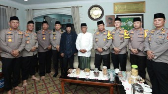 Pantau Pos Mudik, Kapolda Jatim Sowan ke Sejumlah Kiai di Kediri