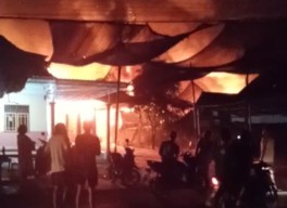 Diduga Arus Pendek, Wisata Kampung Coklat di Blitar Terbakar