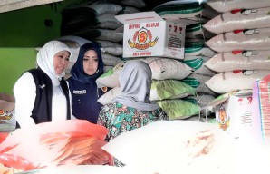 Pantau Harga Sembako di Mojokerto, Khofifah: Beras Ada Kenaikan