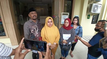 Puluhan Emak-emak Laporkan Kasus Investasi Bodong ke Polda Jatim, Kerugian Capai Rp5 M