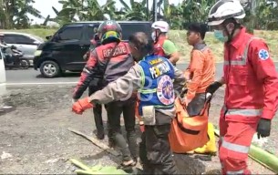 Dengar Suara Letusan, Pengendara Tewas Usai Motornya Oleng Tabrak Mobil di Mojokerto