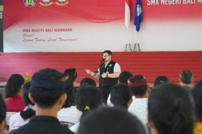 Kunjungi SMAN Bali Mandara, Mas Dhito Ingin Bangun Boarding School di Kediri