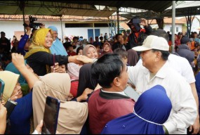 Mengejutkan! Warga Jatim Lebih Tertarik Prabowo Dibanding Ganjar