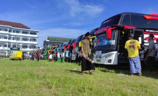 Ribuan Santri di Banyuwangi Mudik Lebih Awal
