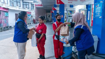 Cara Anak Perusahaan BUMN Sambut Hari Kartini di Surabaya