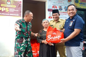SIG Bagikan 1.535 Paket Sembako Ramadan di Gresik