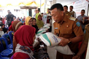 Pemkab Ponorogo Salurkan Bantuan Cadangan Pangan dari Pusat