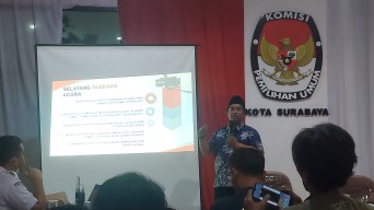 KPU Surabaya Kirab Bendera Parpol Peserta Pemilu 2024 di 5 Zona
