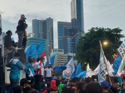 Awas Macet, Rek! 20 Ribu Buruh Kepung Surabaya Peringati May Day