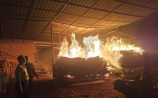 Gudang Pengolahan Kayu Milik Warga Gresik di Malang Terbakar