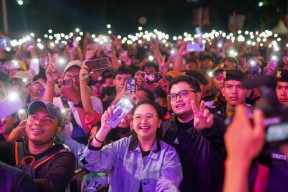 Mas Dhito dan Istri Larut dalam Kemeriahan Konser Semarak Budaya di SLG Kediri