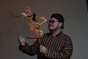 Mas Dhito Inisiasi Pagelaran Wayang Kulit 72 Jam Nonstop, Bawakan Lakon Babad Kadhiri Secara Utuh