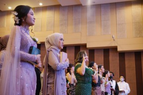 Dokter Muda Angkatan Pertama FK UC Surabaya Siap Mengabdi di Indonesia Timur