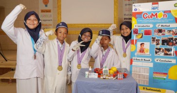Keren! MI Cokroaminoto Surabaya Sabet Medali Emas ISSEER di Romania