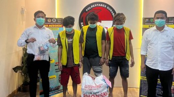 Polisi Surabaya Gerebek Pengedar Narkoba di Lamongan