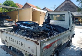 Motor Hantam Pikap di Jombang, Dua Orang asal Probolinggo Luka Berat