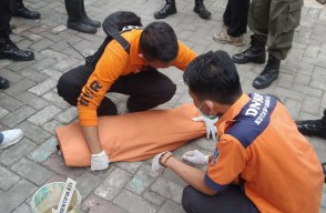 Mayat Bayi Perempuan Ditemukan Dalam Tempat Sampah Depan Rumah Kos di Surabaya