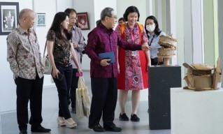 Ultah Perak DKV PCU Pamerkan Karya Alumni yang Tersebar di 10 Negara