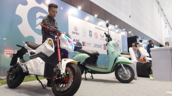 Melihat Tampang Garang dan Klasik Motor Listrik Molindo di IIMS Surabaya