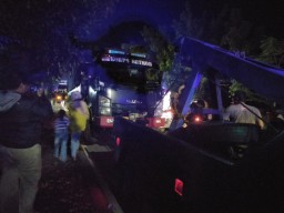Usai Pengamanan Hari Buruh, Iring-Iringan Truk Brimob Tabrakan Beruntun di Bojonegoro